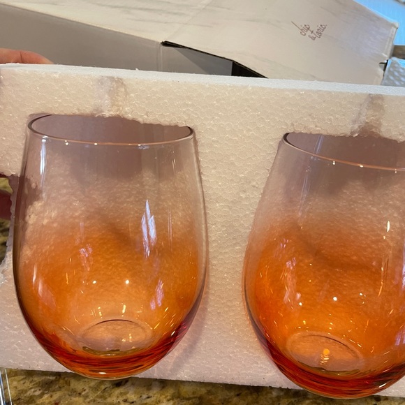 2 stemless wine glasses. NWT in original box 12$ - Picture 2 of 6